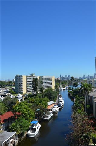 $2328 : Rento  Downtown Miami de Miami image 2