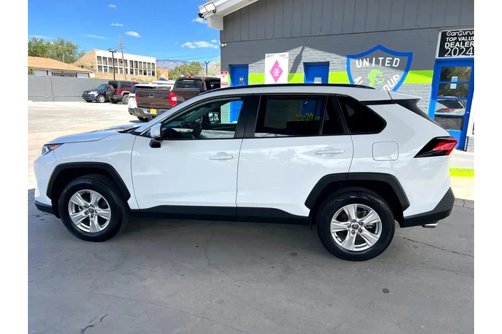 2021 RAV4 XLE AWD image 8