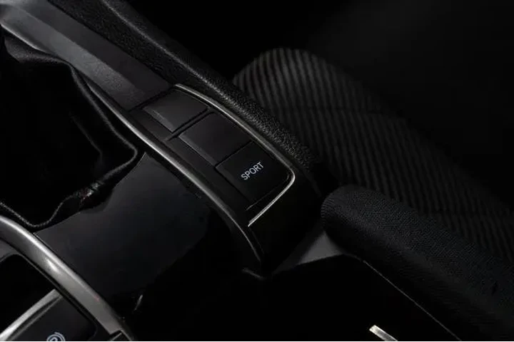 $19949 : Honda Civic 2018 Si 4dr Seda image 9