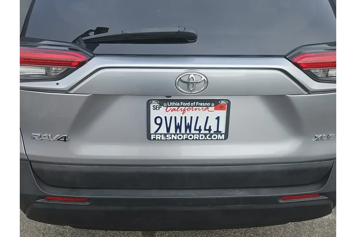 $22500 : Toyota RAV4 2020 XLE 4dr SUV image 8