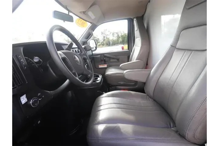 $34767 : GMC Savana 2022 3500 2dr 139 image 2