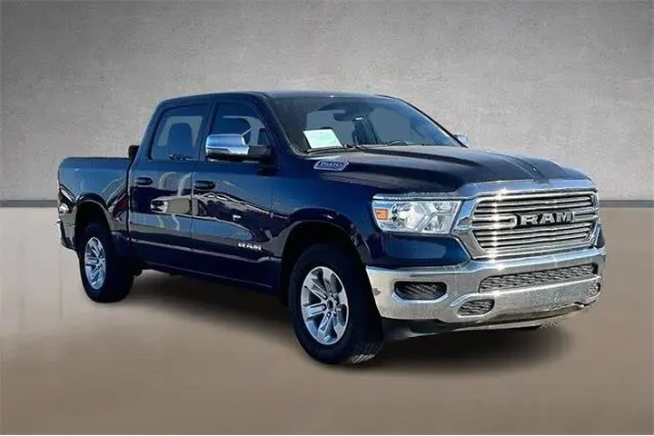 $33716 : Ram 1500 2023 4x4 Laramie 4d image 8
