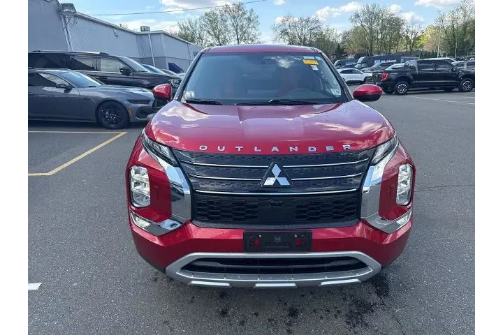 $24995 : Mitsubishi Outlander 2024 AW image 2