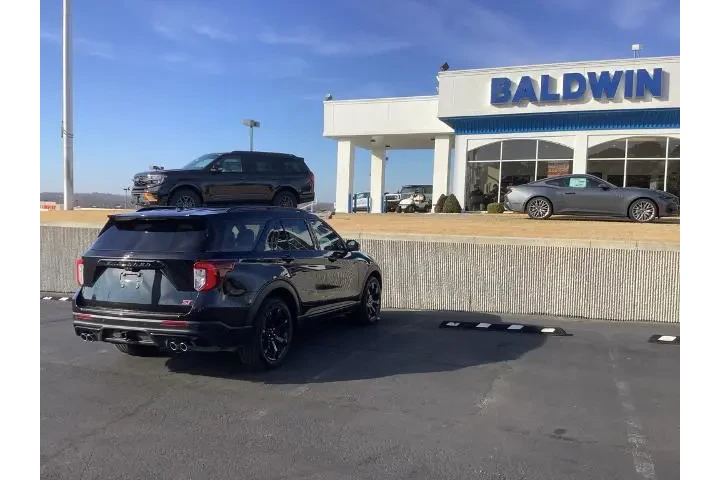 $29950 : Ford Explorer 2020 AWD ST 4d image 7