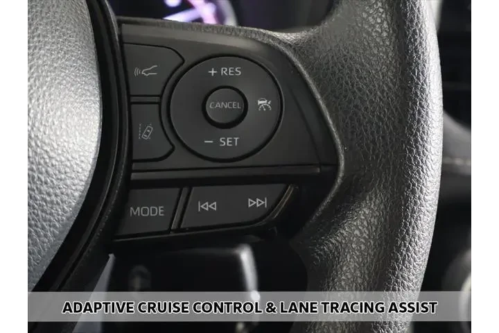 $25939 : Toyota RAV4 2024 AWD LE 4dr image 3