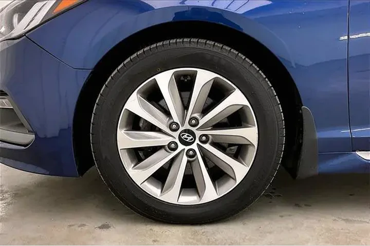 $8490 : Hyundai SONATA 2015 Sport 4d image 10