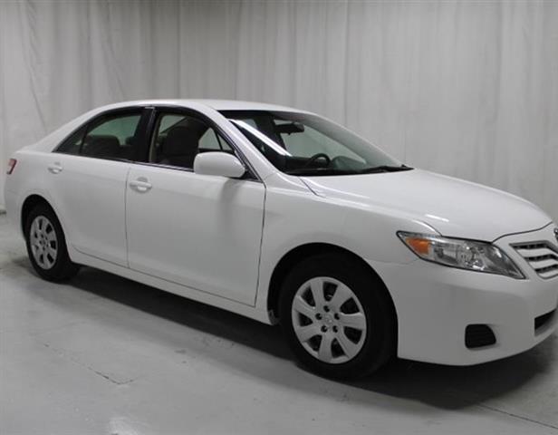$5000 : --Camry LE-- 2011 Toyota -- SD image 1