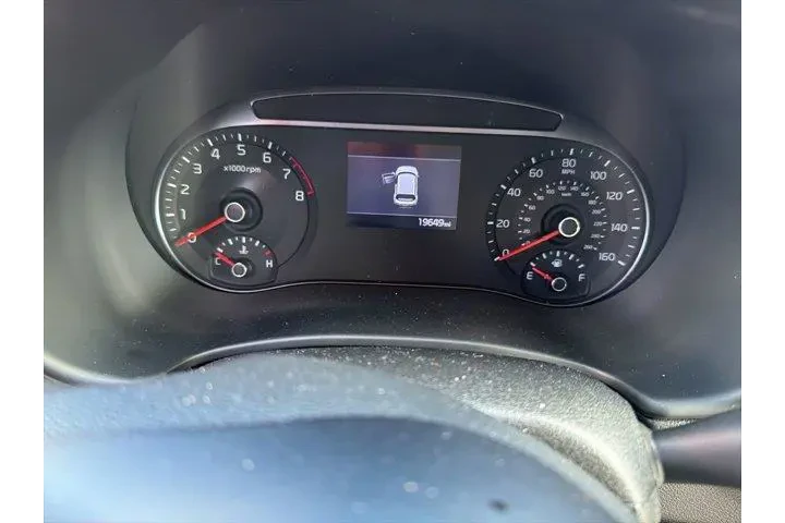 $15256 : Kia Soul 2022 LX 4dr Crossov image 2