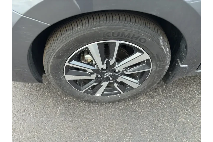 $21995 : Nissan Versa 2025 S 4dr Seda image 6