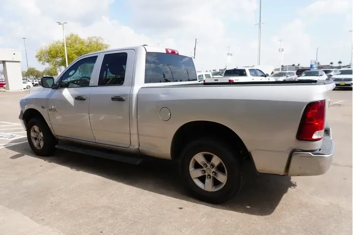 $12488 : Ram 1500 2017 4x4 Express 4d image 4