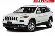 PRE-OWNED 2016 JEEP CHEROKEE en Madison WV