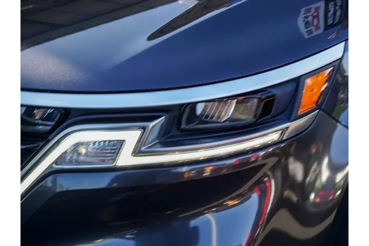 $31441 : Kia Carnival 2024 LX 4dr Min image 5