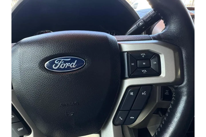 2019 F-250 SD Lariat image 10