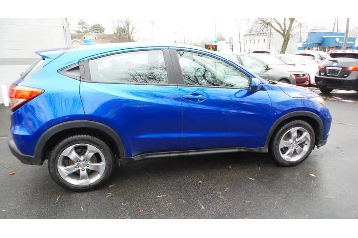 $17900 : 2018 HR-V LX image 4
