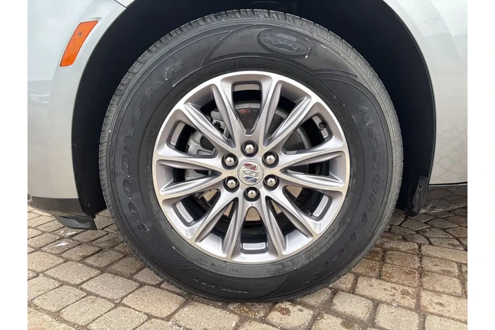 $35798 : 2023 Enclave Essence image 9