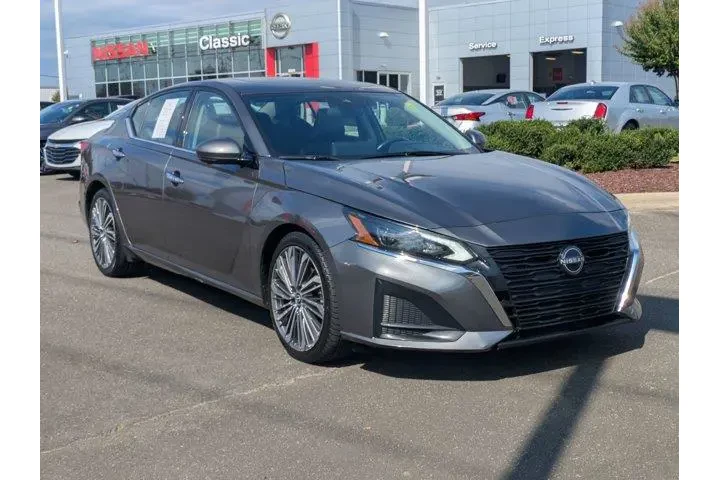 $21792 : Nissan Altima 2023 2.5 SL 4d image 4