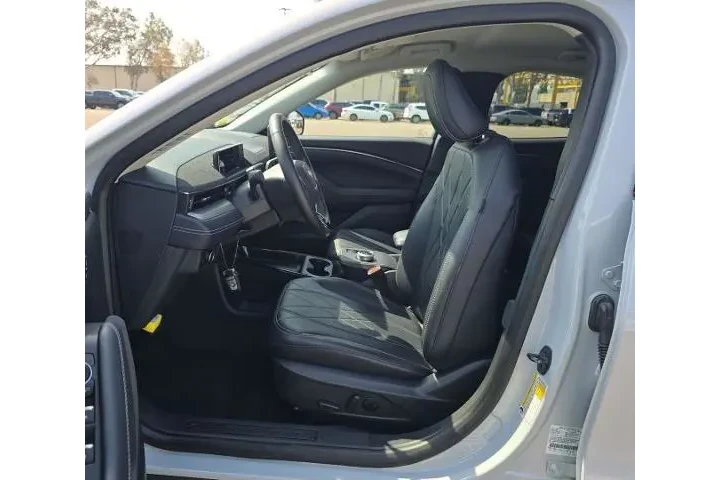 $30600 : Ford Mustang Mach-E 2023 Sel image 5