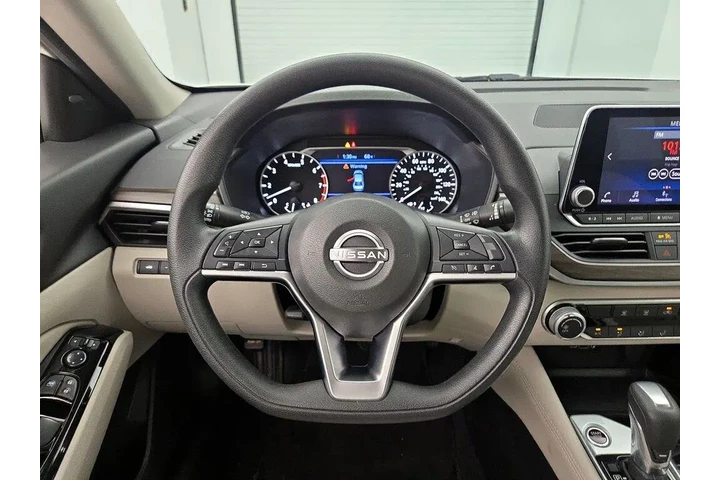 $20998 : Nissan Altima 2023 2.5 SV 4d image 10