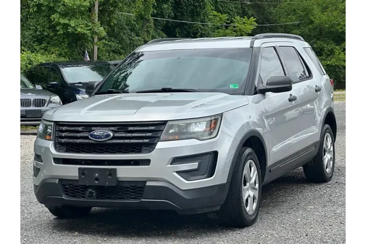 $10500 : 2017 Explorer Police Intercep image 4