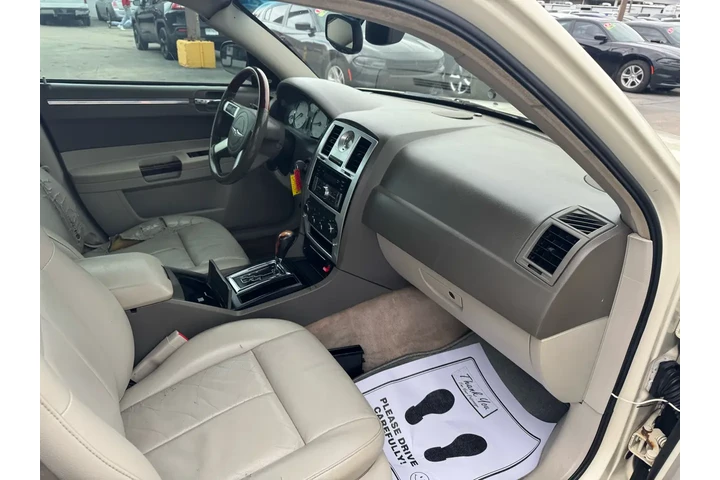 $2980 : 2007 300 4dr Sdn 300 Limited image 9
