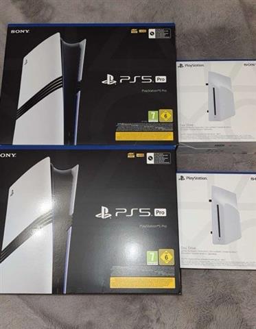 $300 : Sony PlayStation 5 PS5 Pro image 2