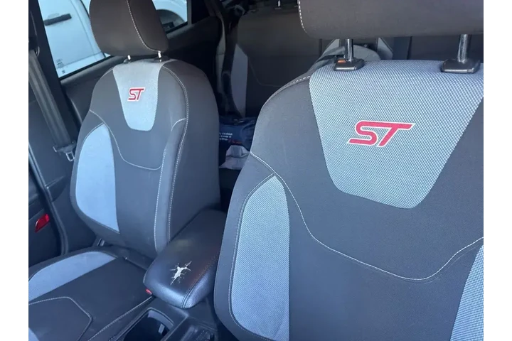 $16262 : Ford Focus 2018 ST 4dr Hatch image 6