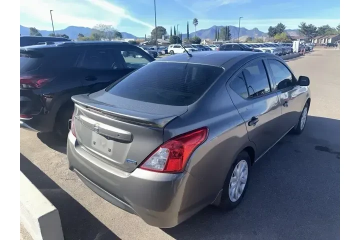 $7981 : Nissan Versa 2015 1.6 S Plus image 3