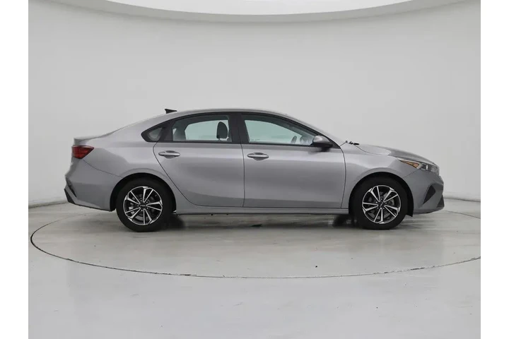 $18998 : Kia Forte 2024 LXS 4dr Sedan image 7