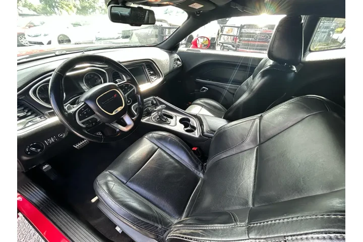 $11000 : Dodge Challenger SXT image 2