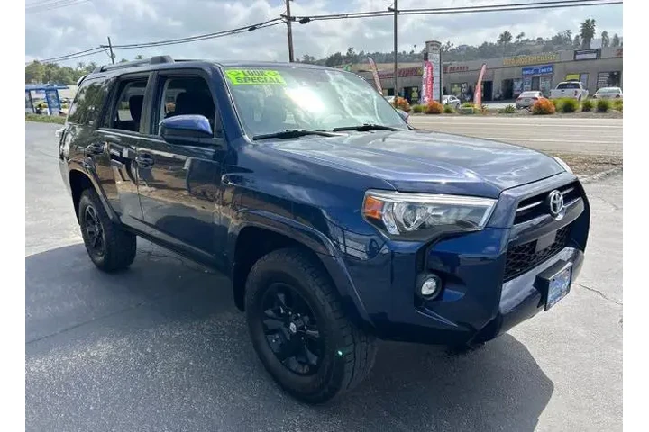 $39789 : Toyota 4Runner 2022 4x4 SR5 image 2