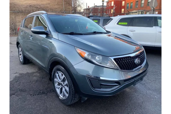 2014 Sportage LX image 2