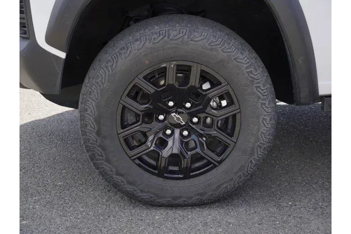 $38676 : Chevrolet Colorado 2024 4x4 image 4