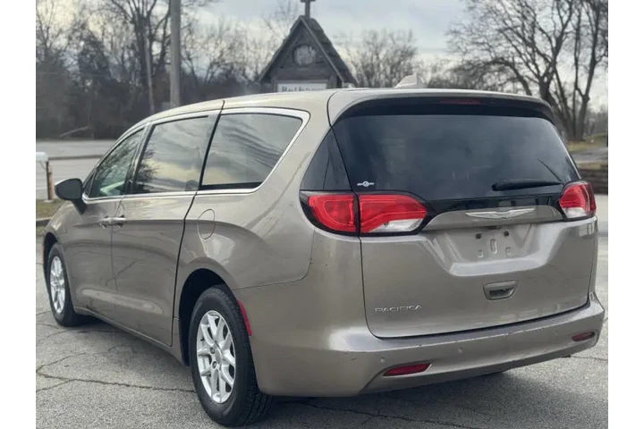 $7999 : 2017 Pacifica LX image 7
