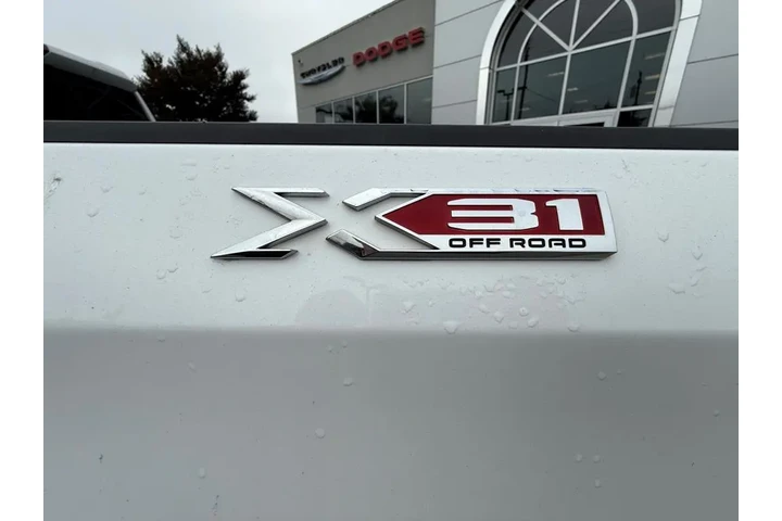 $34369 : GMC Sierra 1500 2019 4x4 SLT image 10