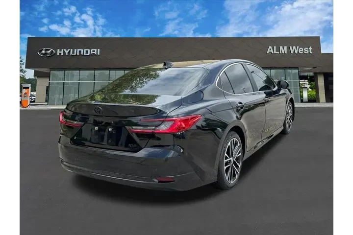 $33420 : Toyota Camry 2025 XLE 4dr Se image 3