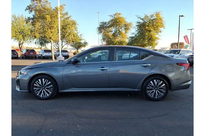$18500 : Nissan Altima 2024 2.5 SV 4d image 2