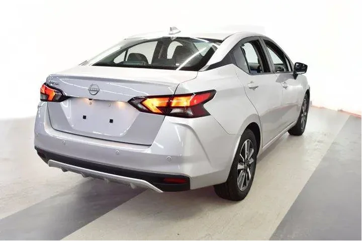 $16994 : Nissan Versa 2025 SV 4dr Sed image 6
