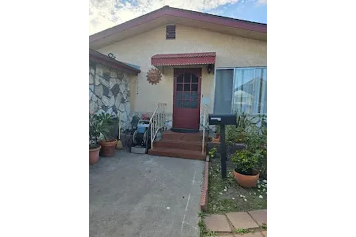 RENTO CUARTO EN TORRANCE image 1