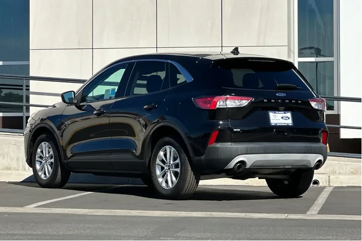 $19900 : Ford Escape 2022 SE 4dr SUV image 5