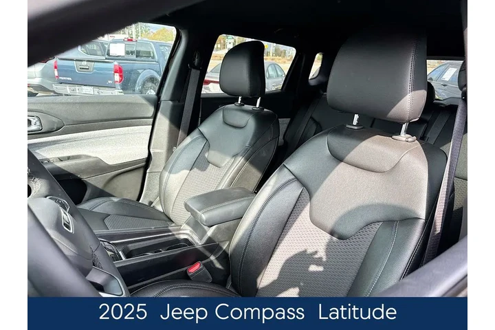 $25298 : Jeep Compass 2025 4x4 Latitu image 8