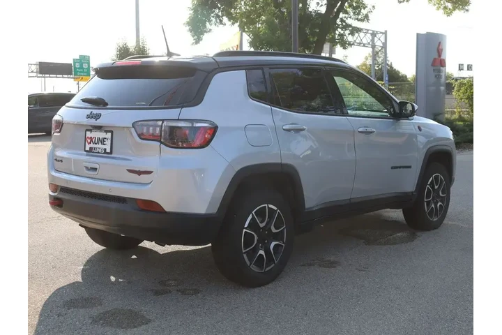 $24277 : Jeep Compass 2024 4x4 Trailh image 8