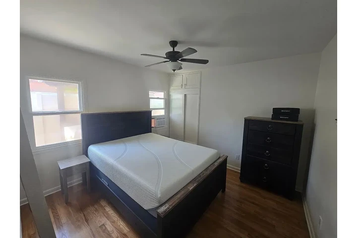 $800 : 2BEDROOM.Huntington Beach, CA image 3
