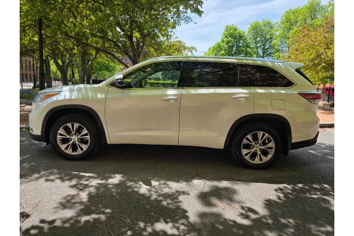 $13995 : 2015 Highlander XLE image 4