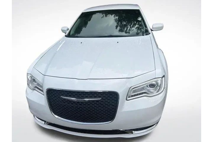 $13363 : Chrysler 300 2016 Limited 4d image 1