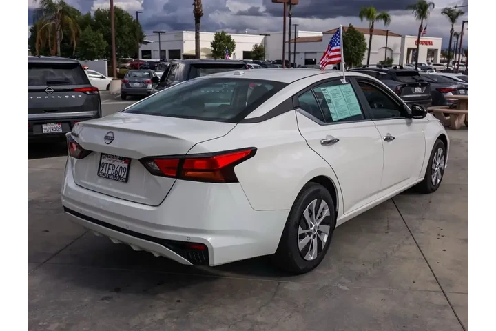 $22959 : Nissan Altima 2025 2.5 S 4dr image 3