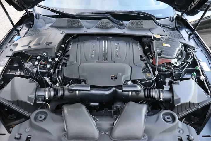 $33998 : 2019 XJ XJ50 V6 image 1