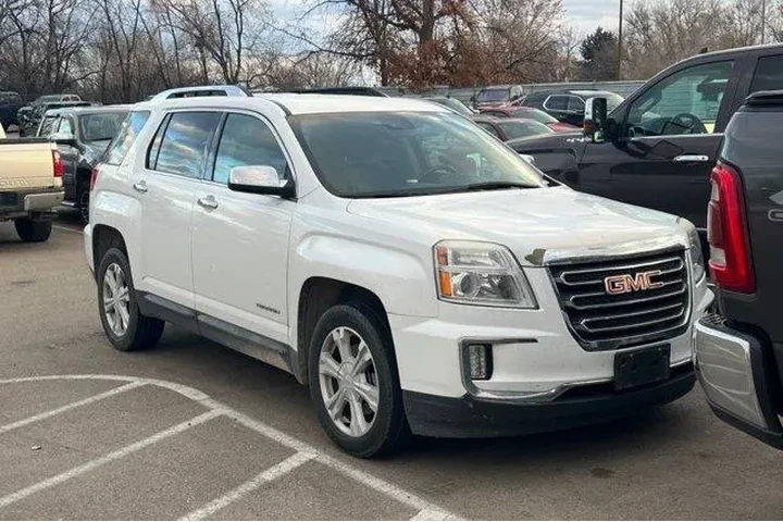 $8999 : GMC Terrain 2016 SLT 4dr SUV image 2