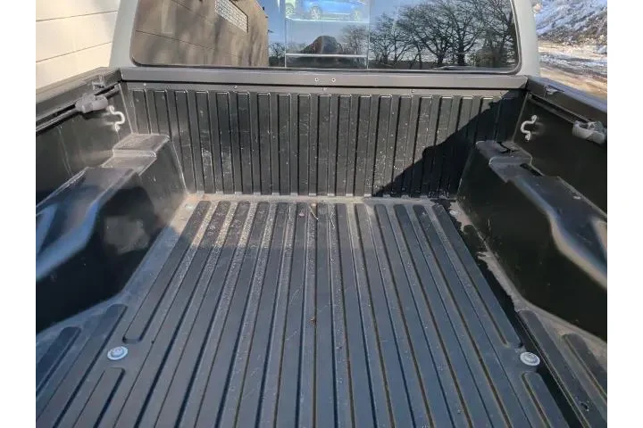 $24395 : Toyota Tacoma 2018 4x4 TRD P image 9