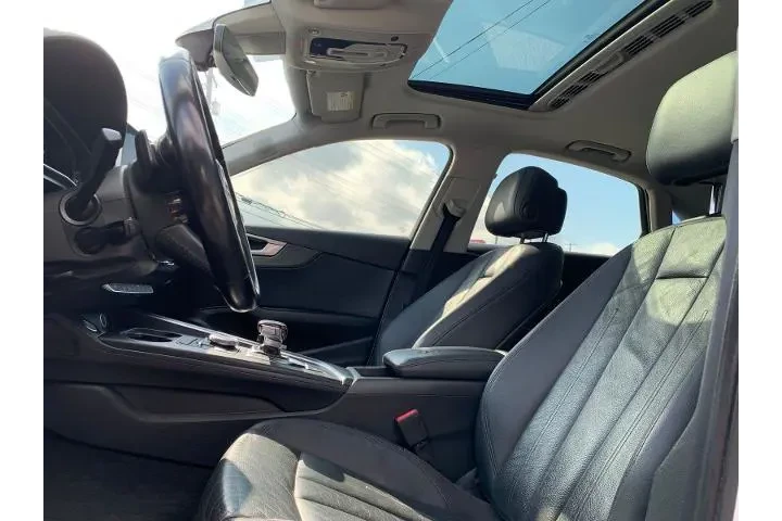 $11998 : Audi A4 2017 AWD 2.0T quattr image 8