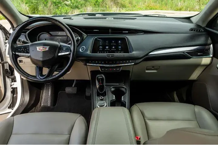 $23312 : Cadillac XT4 2021 Luxury 4dr image 8